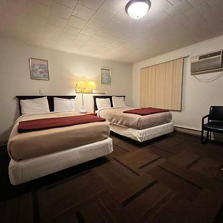 Oyo Hotel Prairie Winds Carthage Keokuk Hwy 136 Exterior foto