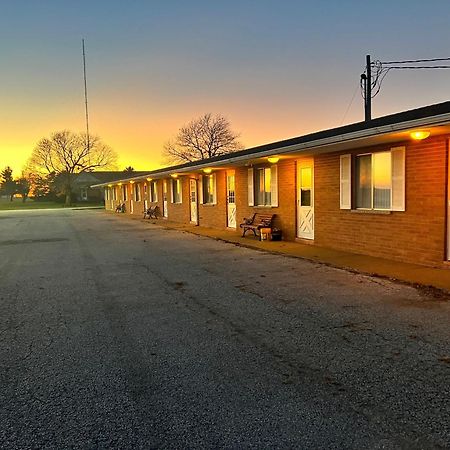 Oyo Hotel Prairie Winds Carthage Keokuk Hwy 136 Exterior foto